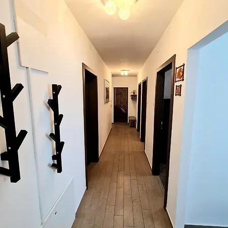 Hisa Nevija Koper