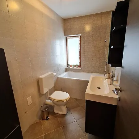 Hisa Nevija Feriehus Koper