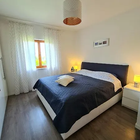 Hisa Nevija Feriehus Koper